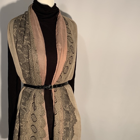 Over Sized Scarf - Picture 3 of 9